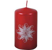 Červená stĺpová sviečka s kvetinovým vzorom