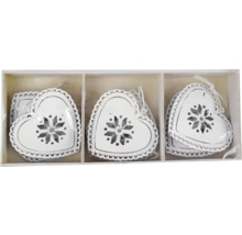 Drevené ozdobné prívesky v tvare srdca v sade