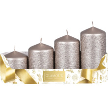 Sada adventných sviečok so štyrmi striebornými sviečkami rôznych veľkostí vo sviatočnom balení.