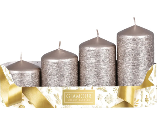 Sada adventných sviečok so štyrmi striebornými sviečkami rôznych veľkostí vo sviatočnom balení.