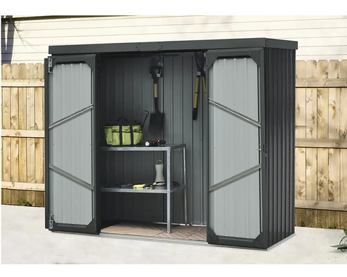 Kovový záhradný domček s posuvnými dverami a regálmi na záhradné náradie