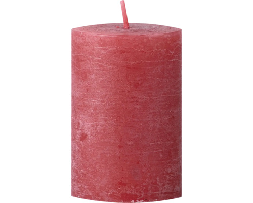 Červená valcová sviečka