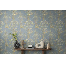 Tapeta s kvetinovým vzorom a dizajnom stromu v interiéri