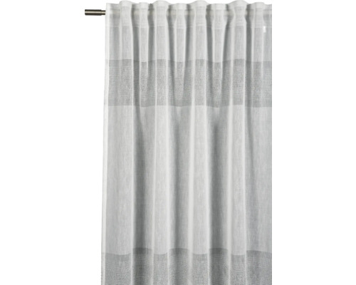 Záclona s dekoratívnymi tkanými pruhmi