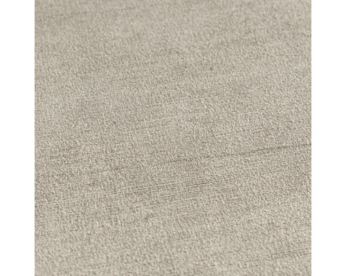 Detail svetlej textilnej tapety s jemnou štruktúrou.