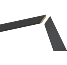 Dva čierne obrazové rámy s pokosovou hranou