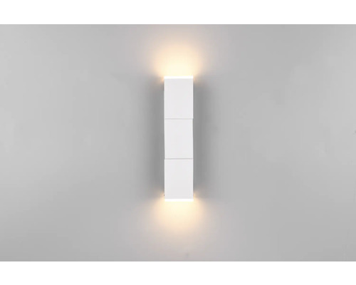 Štvorcové nástenné svietidlo z kovu