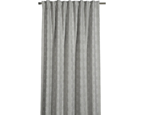 Záclona so závesom na riasiacej páske a vzorom