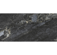 Detail tmavej mramorovej dlaždice so žilkovaním