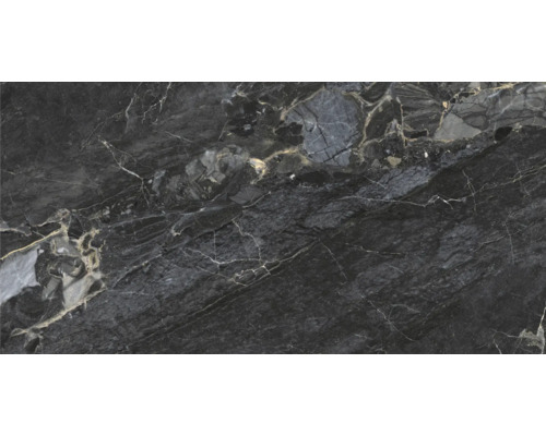 Detail tmavej mramorovej dlaždice so žilkovaním