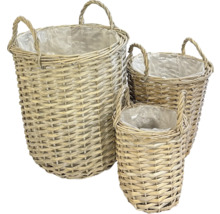 Tri prútené kvetináče s uchami a fóliou pre rastliny.