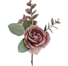 Umelá ruža s listami a vetvami ako dekorácia