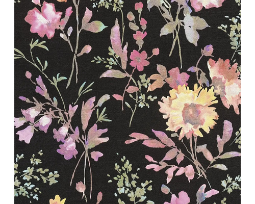 Textília s kvetinovým vzorom na tmavom pozadí