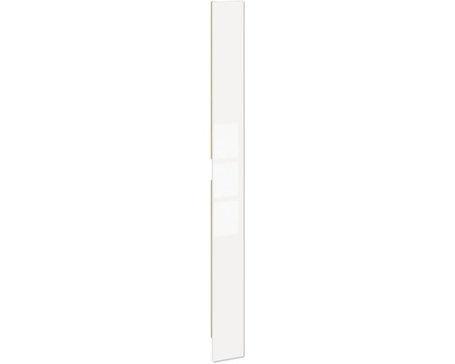 Biela kuchynská vysoká skrinka s niekoľkými priehradkami