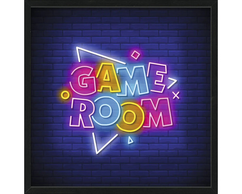 Dekoratívne zarámované nástenné umenie s nápisom „Game Room“ v neónovom štýle na pozadí tehlovej steny