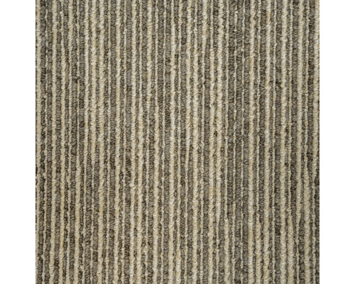 Detailný pohľad na koberec s pruhovaným vzorom