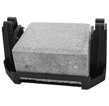 Dlažobný kameň v držiaku dlažby