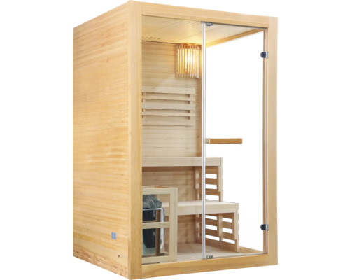 Drevená sauna so sklenenými dverami a interiérom