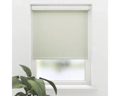 Okno s namontovanou roletou