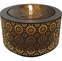 Dekoratívna izbová fontána s kvetinovým vzorom a vodnou hrou