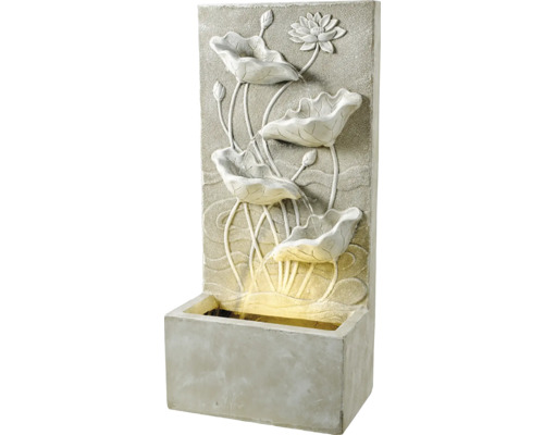 Lotosová fontána s kaskádovým tokom vody