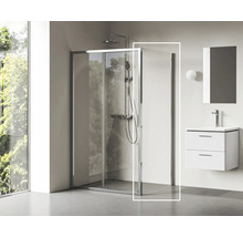 Kúpeľňa so sprchovacím kútom, umývadlom a zrkadlom