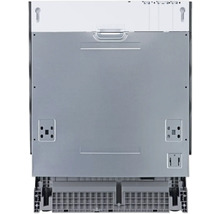 Pohľad zozadu na umývačku riadu na inštaláciu