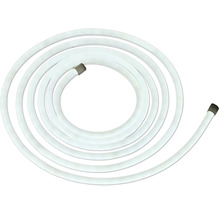 Biela vodná hadica stočená