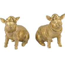 Dve figúrky prasiat s vianočnou čiapkou a svetrom