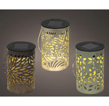 Tri solárne lampáše s dekoratívnymi výrezmi a rúčkou