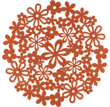 Dekoratívne okrúhle prestieranie s vyrezávaným kvetinovým vzorom