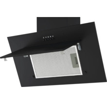 Čierny digestor s kovovým filtrom