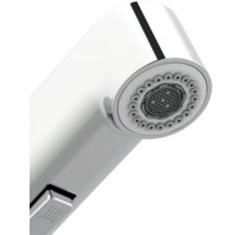 Sprchová hlavica pre kuchynskú batériu s regulátorom prúdu