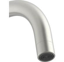 Detailný pohľad na výtok vodovodnej batérie