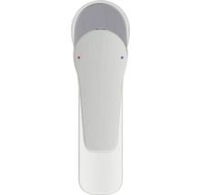 Umývadlová batéria s označením pre studenú a teplú vodu