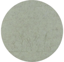 Okrúhla plstená podložka s motívom zajačikov a kvetov