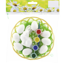 Veľkonočná kreatívna súprava s vajíčkami, figúrkou zajačika, farbami a štetcom v košíku