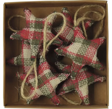 Kartón s niekoľkými ozdobnými hviezdami s károvaným vzorom a šnúrkou na zavesenie