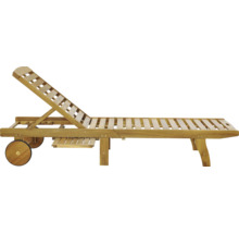 Drevené ležadlo s kolieskami