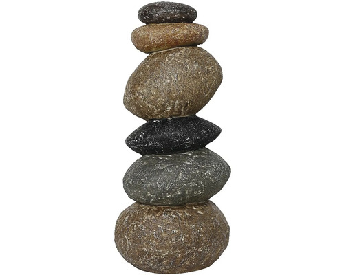 Dekoratívna kamenná skulptúra so šiestimi naskladanými kameňmi