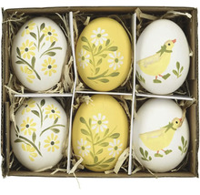 Šesť dekoratívnych veľkonočných vajíčok s kvetinovými a kuracími motívmi v krabici