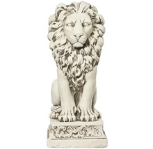 Levia socha ako záhradná dekorácia