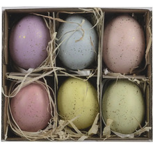 Šesť dekoratívnych veľkonočných vajíčok v krabici so slamou