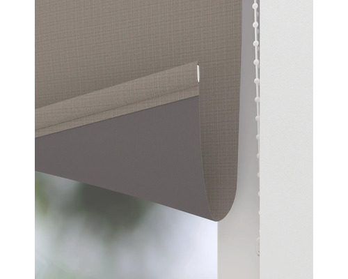 Roleta s retiazkovým ovládaním na dekoráciu okien