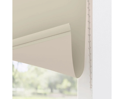 Roleta s retiazkovým ovládaním na dekoráciu okien a reguláciu svetla