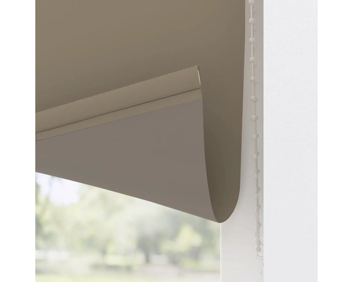 Roleta s retiazkou na dekoráciu okien a reguláciu svetla