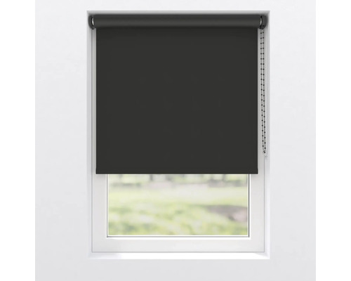 Zatemňovacia roleta na okne s retiazkovým ovládaním