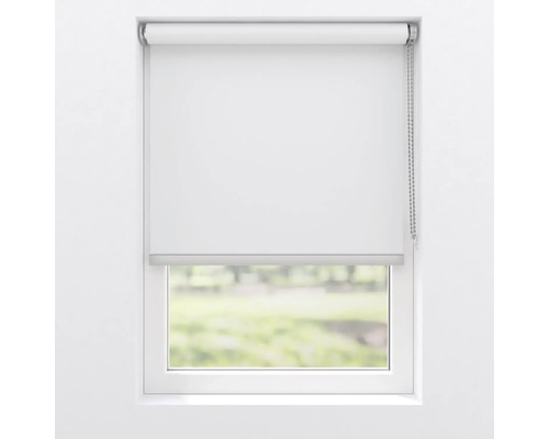 Roleta na okne s ovládacou retiazkou