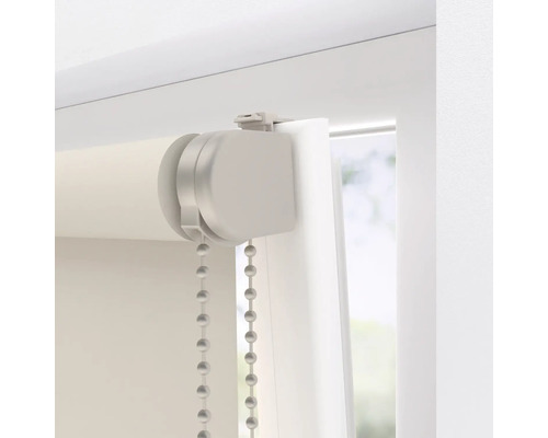 Detailný pohľad na roletu s reťazovým ovládaním na dekoráciu okien