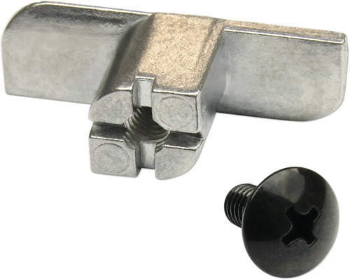 Kovová krídlová matica so zodpovedajúcou skrutkou